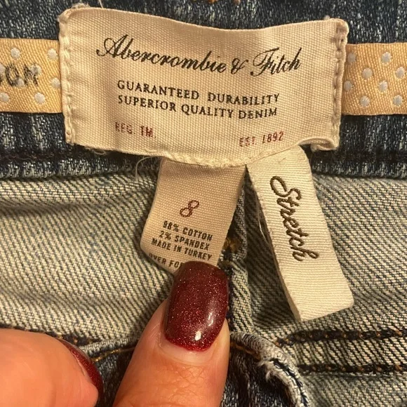 Abercrombie short jean shorts. Size 8. - Picture 5 of 5